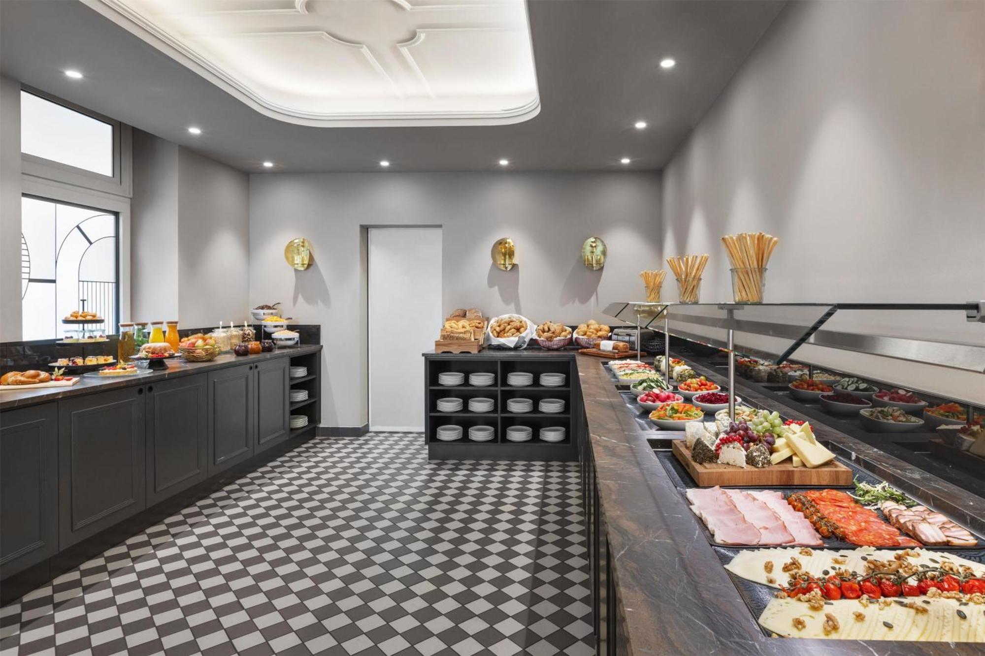 Hotel Astoria Vienna, Curio Collection By Hilton Wien